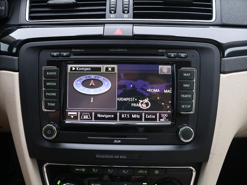 Škoda Superb 2.0 TDI 125kW Elegance CZ - fotka 17 z 26