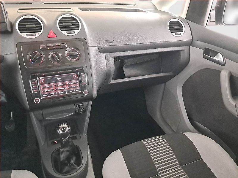 Volkswagen Caddy (2009) 1.4 i, 5Míst, 1Maj - fotka 8 z 16