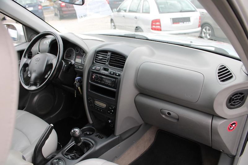 Hyundai Santa Fe (2006) 2,4i KLIMA TEMPOMAT EL.OKNA - fotka 14 z 15