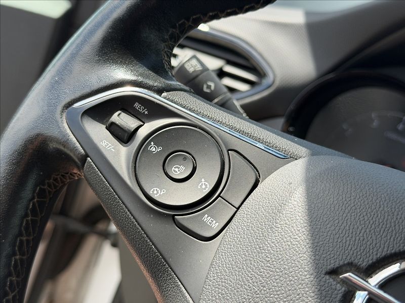 Opel Crossland 1,2 i 39tKm 1.MAJITEL ČR - fotka 15 z 27