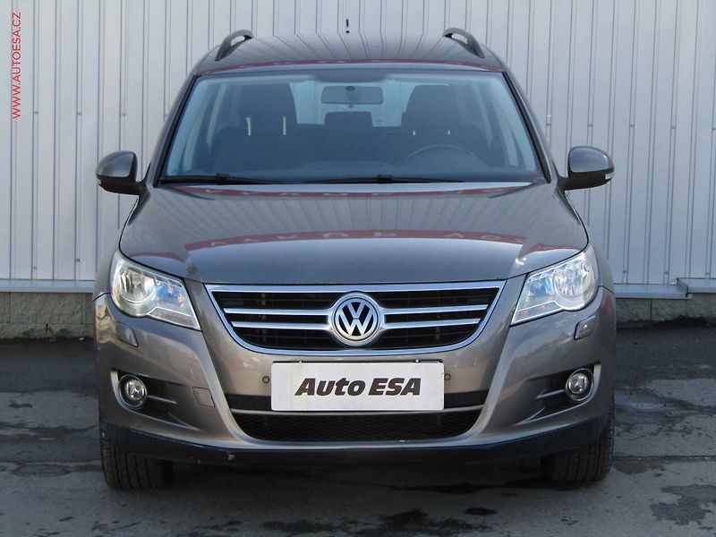Volkswagen Tiguan (2010) 2.0TDi 4Motion, AC, tažné - fotka 2 z 16