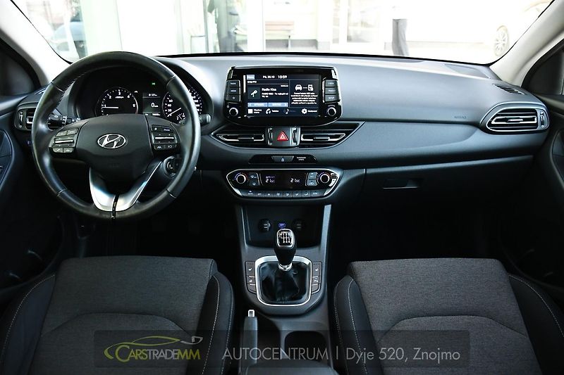 Hyundai i30 1.6CRDi NAVI KAMERA CARPLAY - fotka 20 z 48