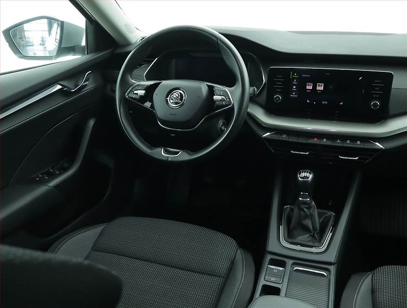 Škoda Octavia (2023) Ambition 2.0 TDI, ČR,1.maj - fotka 7 z 15