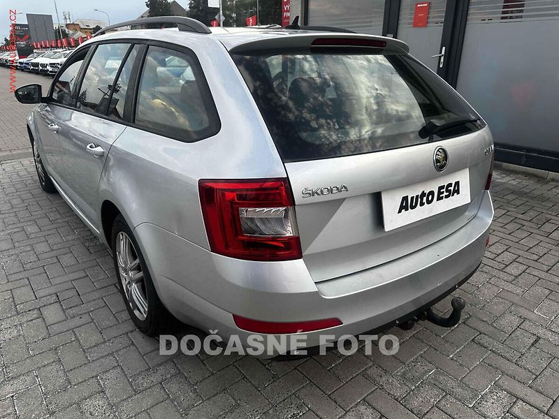Škoda Octavia (2015) 1.6 TDI, ČR, AC, výhřev sed. - fotka 2 z 3