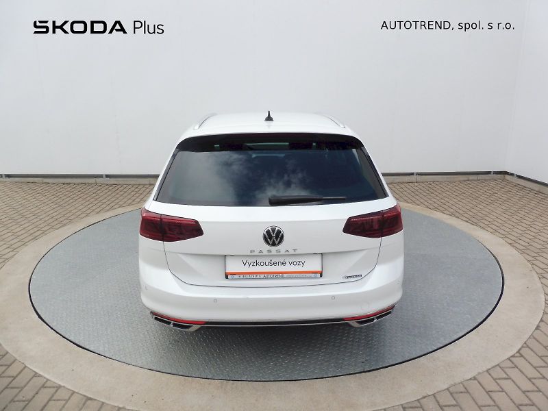 Volkswagen Passat (2022) Elegance 2,0 TDI 147kW DSG 4MO - fotka 25 z 30
