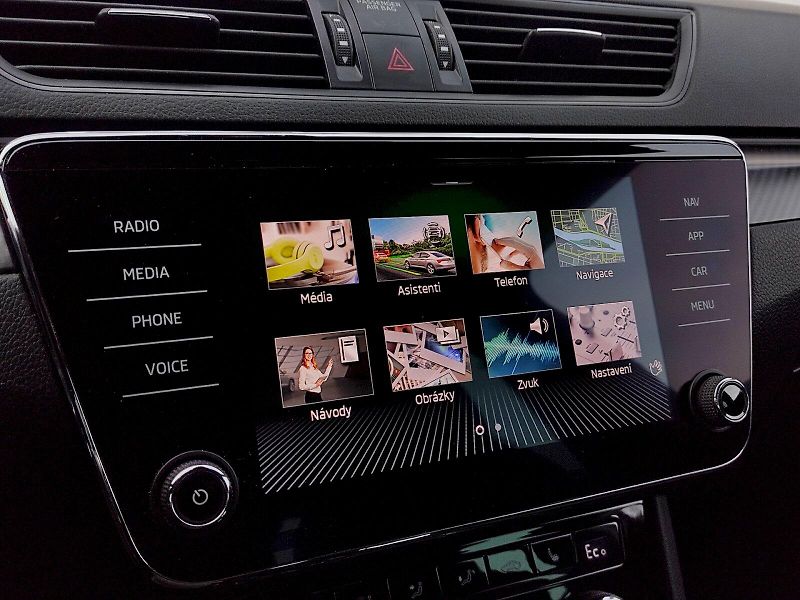 Škoda Superb (2020) iV 1,4 Tsi 150 Kw SportLine DS - fotka 12 z 37