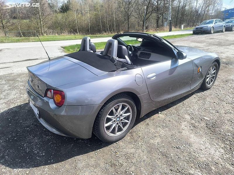 BMW Z4 6V,KRÁSNÁ,VÝBAVA,ALU,+HARDTOP - fotka 8 z 33
