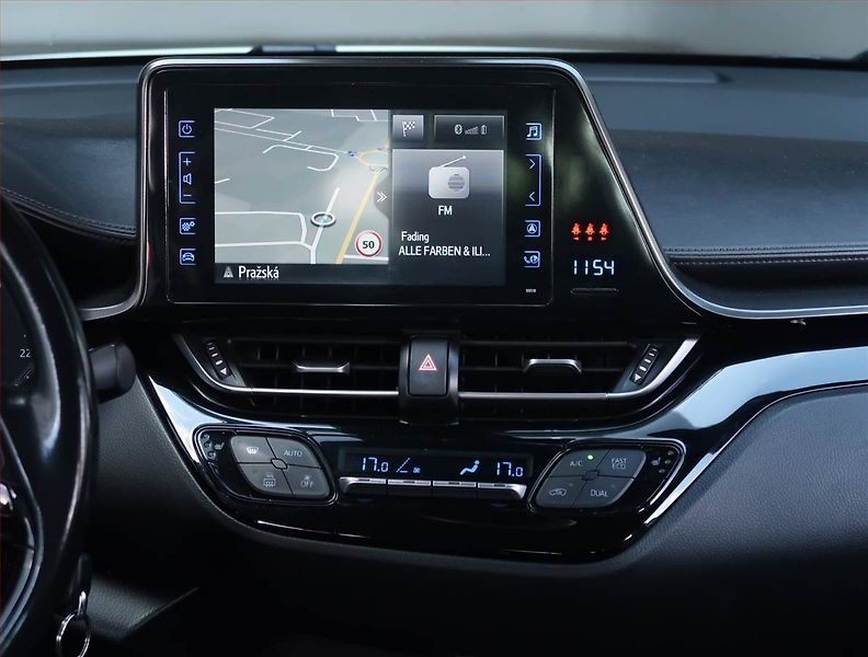 Toyota C-HR (2018) 1.2 Turbo, Navi, Tempomat - fotka 12 z 16
