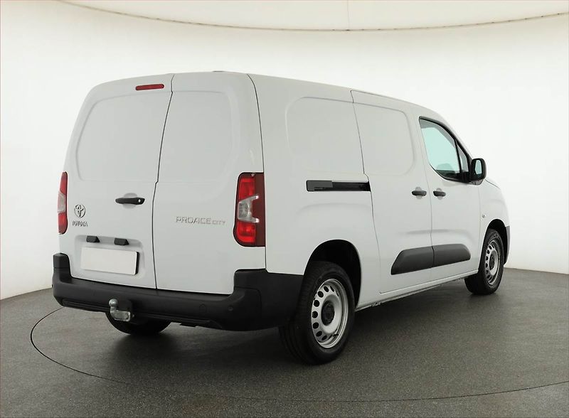 Toyota ProAce City (2024) Maxi 1.5 D-4D, 3Místa, ČR, DPH - fotka 5 z 13