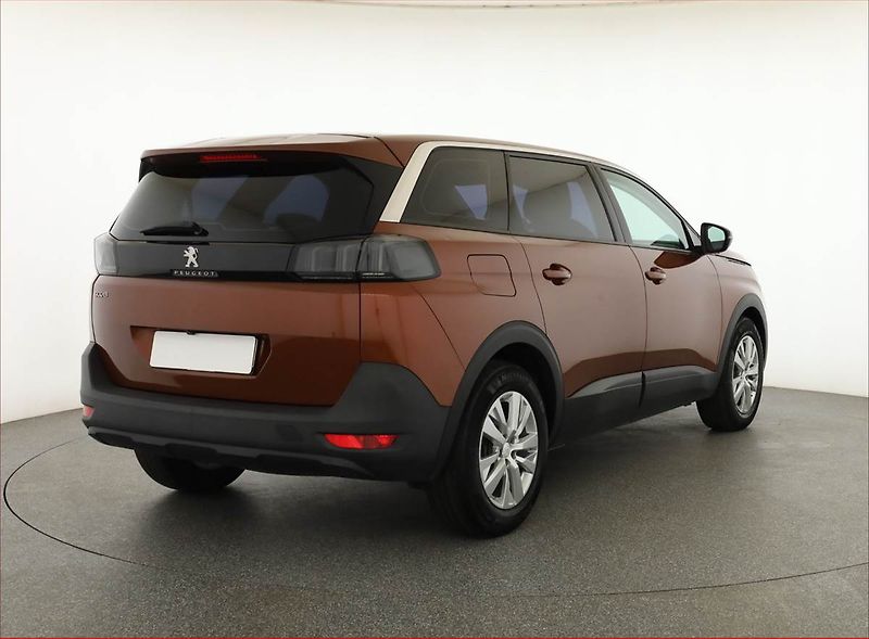 Peugeot 5008 (2021) 1.5 BlueHDi, 7 míst, Tempomat - fotka 5 z 18