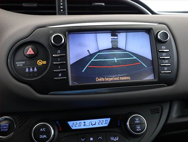 Toyota Yaris (2017) 1.5 Dual VVT-i, Automat, ČR - fotka 14 z 19