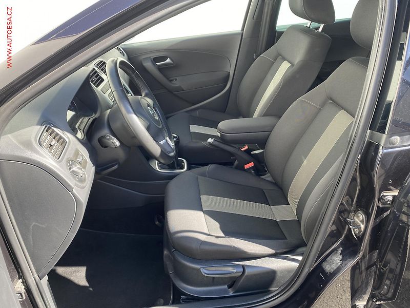 Volkswagen Polo (2014) 1.2 HTP BlackEdition, AC - fotka 9 z 15