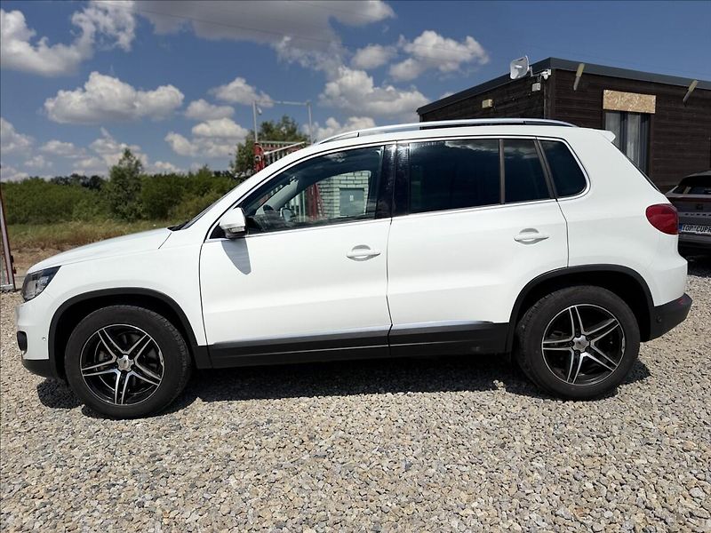 Volkswagen Tiguan 1,4 TSI PANORAMA, LED, BIXENON - fotka 9 z 36