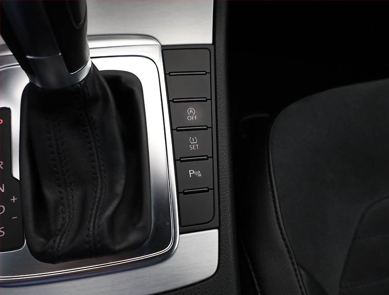 Volkswagen Passat (2012) 2.0 TDI, Automat - fotka 11 z 17