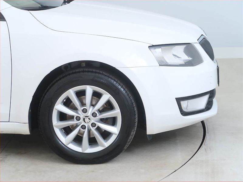 Škoda Octavia (2015) Ambition 1.6 TDI, Serv.kniha - fotka 12 z 15