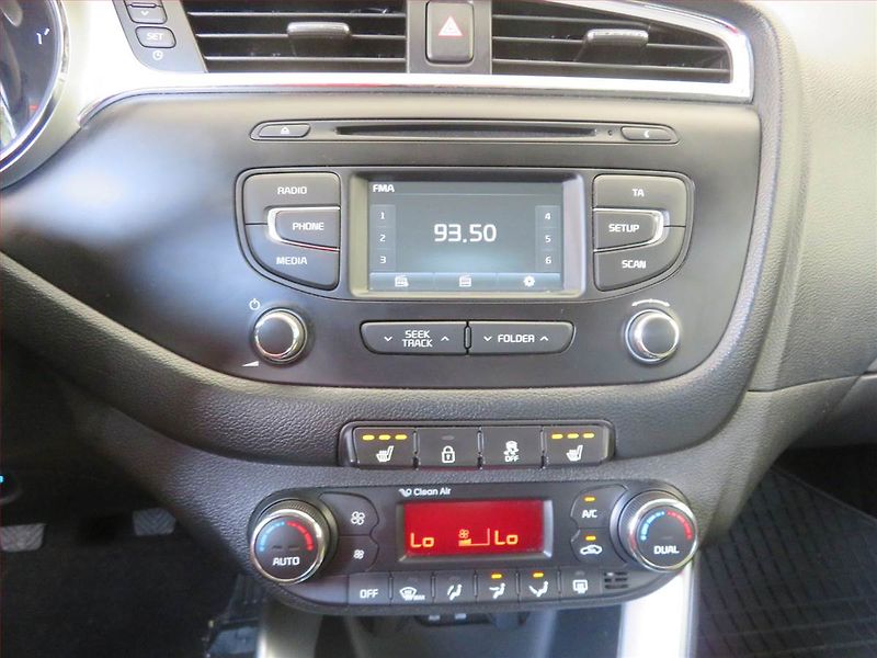 Kia Ceed (2017) 1.4 MPI, Tempomat - fotka 12 z 16