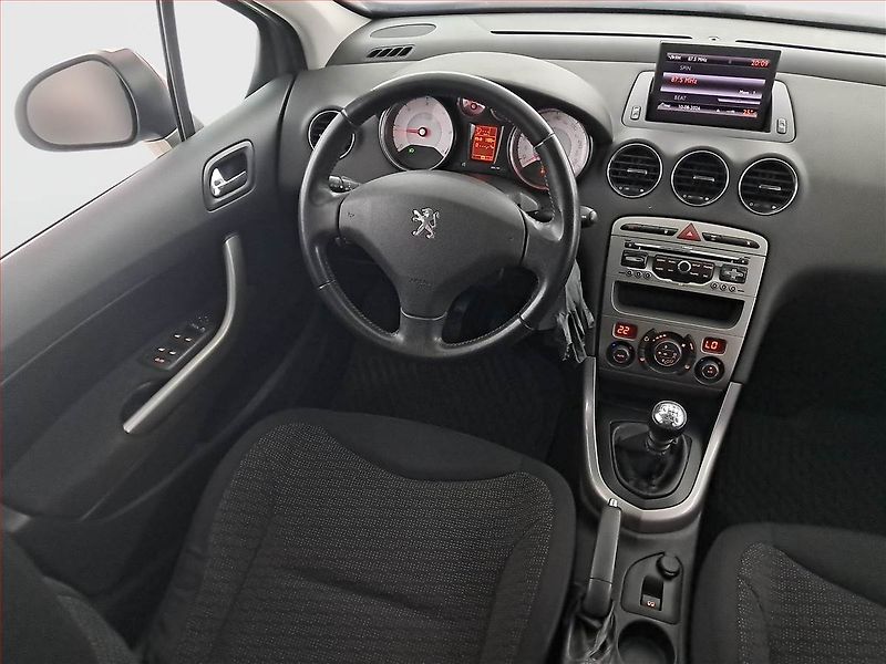 Peugeot 308 (2011) 1.6 HDi, 7 míst, Eko.zaplacen - fotka 7 z 17