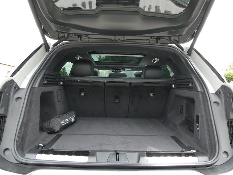 Land Rover Range Rover Sport (2026) 3,0 Dynamic SE D250 - fotka 33 z 39