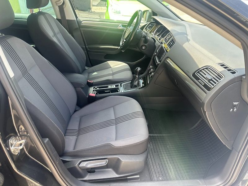 Volkswagen Golf 1.2TSi 63kW/Tempomat/Výhřev - fotka 18 z 23