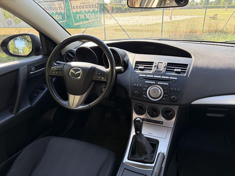 Mazda 3 1.6 Center-Line - fotka 22 z 28