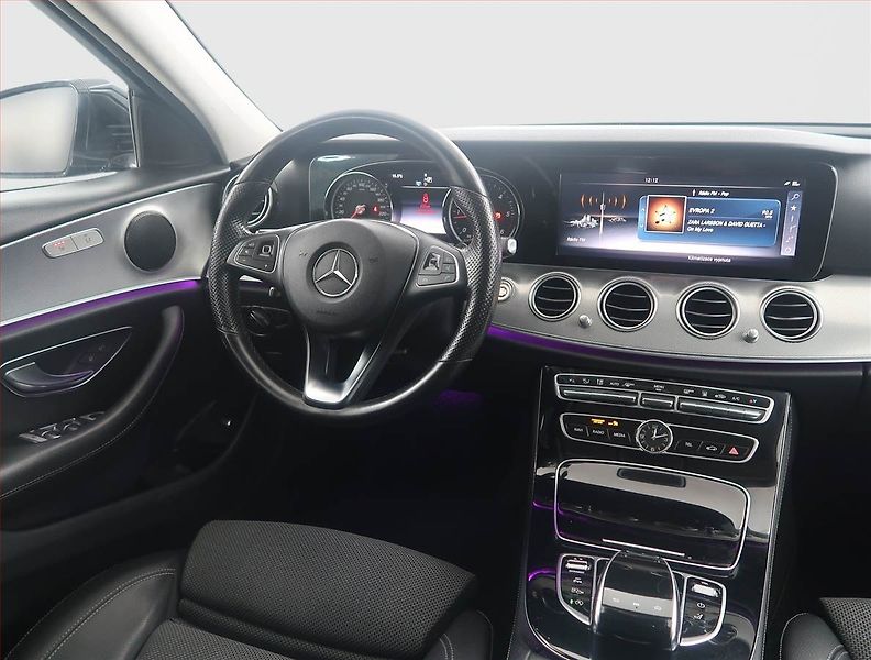 Mercedes-Benz Třídy E (2017) E 220 d, Automat, Kůže, Navi - fotka 7 z 16