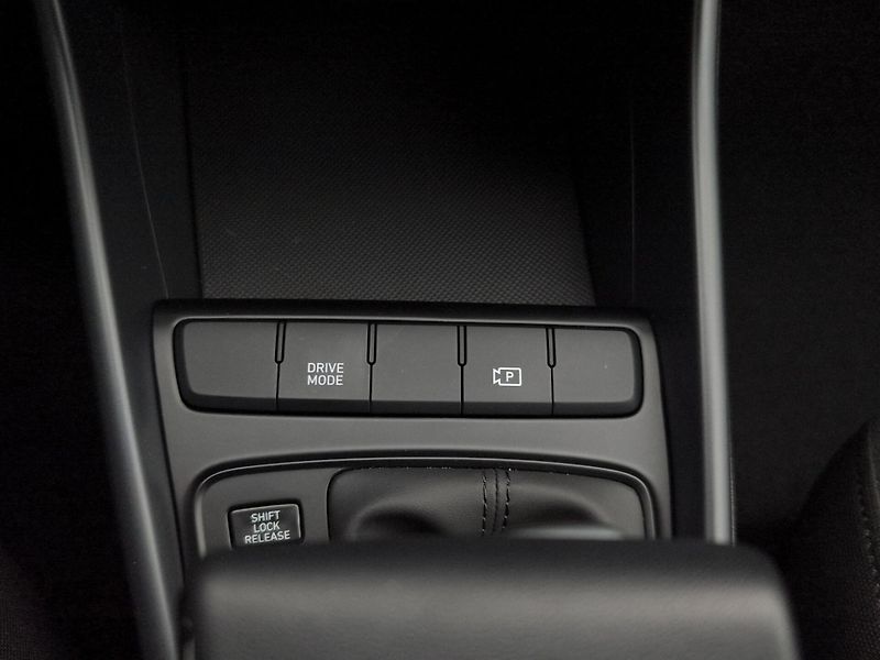 Hyundai Bayon (2025) 1.0T-GDi 74kw, ČR, Automat, Zá - fotka 24 z 27