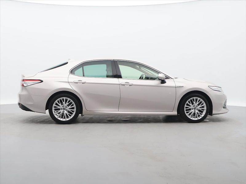 Toyota Camry 2.5 Hybrid 131kW Executive CZ - fotka 8 z 23
