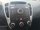 Kia Ceed (2011) 1.4 1.MAJITEL,SERVISNI KÍŽKA - náhled 20