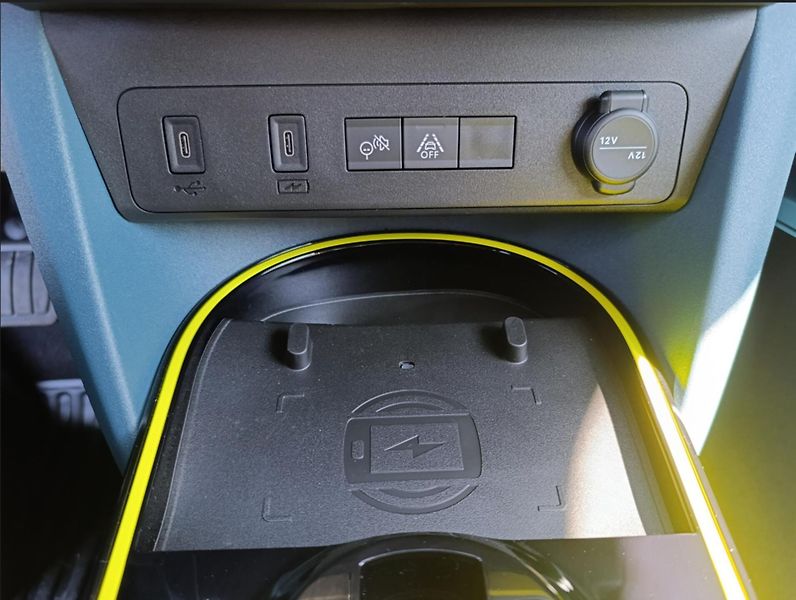 Fiat Grande Panda (2025) 1,2   Turbo Hybrid 110k eDCT - fotka 19 z 19