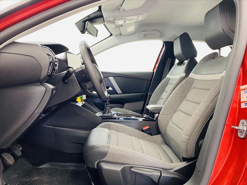 Citroën C4 1,2 PureTech 96KW S&S  ČR - fotka 5 z 26