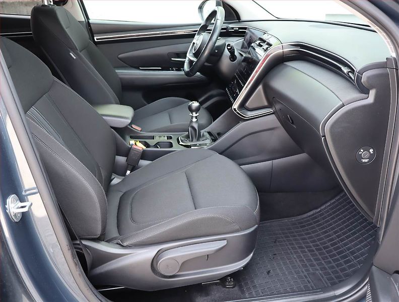 Hyundai Tucson (2021) 1.6 T-GDI - fotka 9 z 18