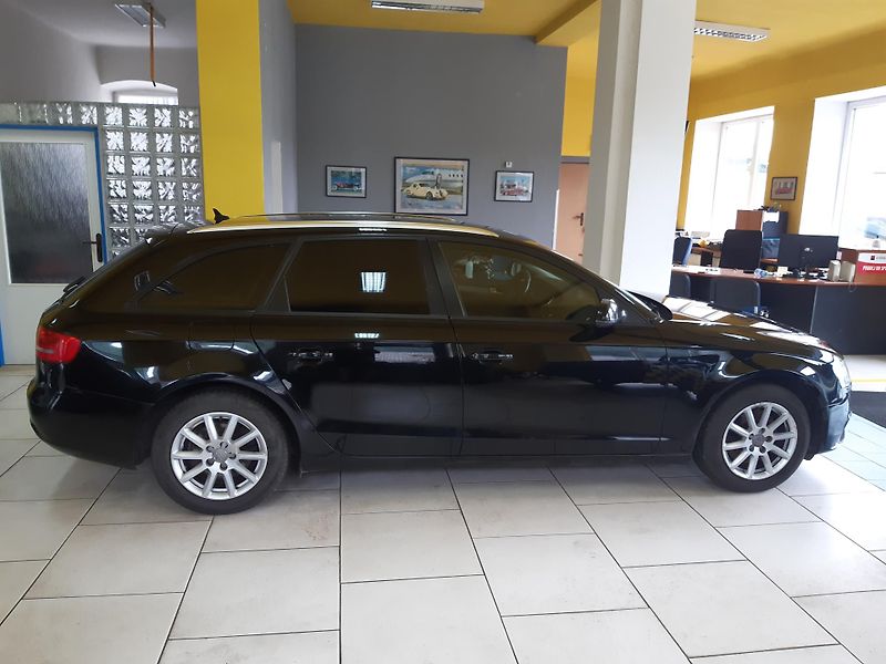 Audi A4 2.0 TDI AVANT NAVI DIGIKLIMA - fotka 7 z 21