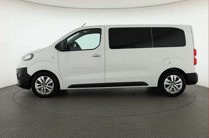 Peugeot Expert (2019) 2.0 BlueHDi, Bus, 8Míst, ČR - fotka 3 z 18