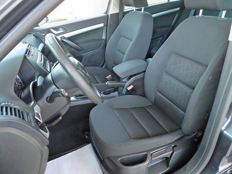 Škoda Octavia 2.0TDI Family Tažné Serviska - fotka 16 z 29