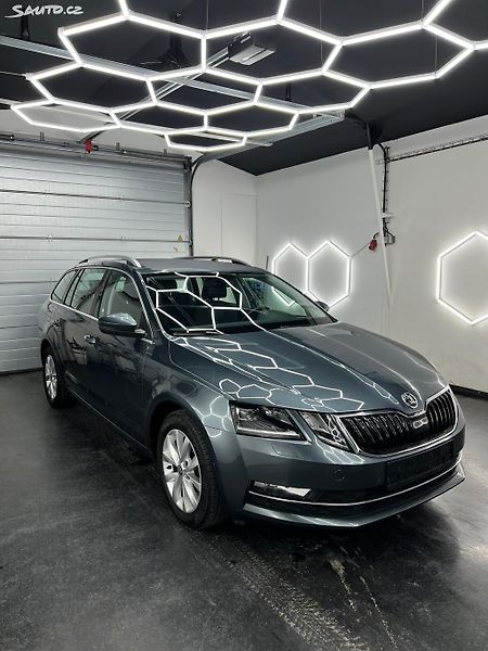 Škoda Octavia Combi 2,0 TDI Style/ odp.dph - fotka 14 z 41