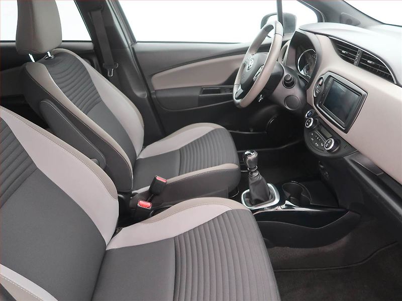 Toyota Yaris (2020) 1.5 Dual VVT-i, ČR,1.maj - fotka 9 z 18