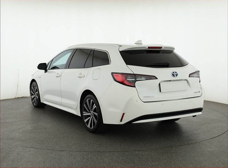 Toyota Corolla (2022) 1.8 Hybrid - fotka 4 z 21