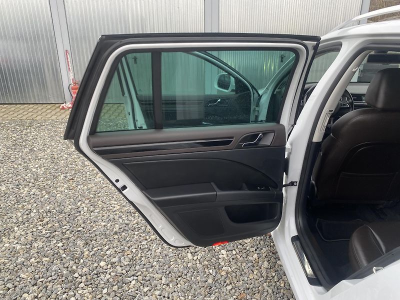 Škoda Superb 2.0TDi 4x4 170PS DSG L+K COMBI - fotka 97 z 158
