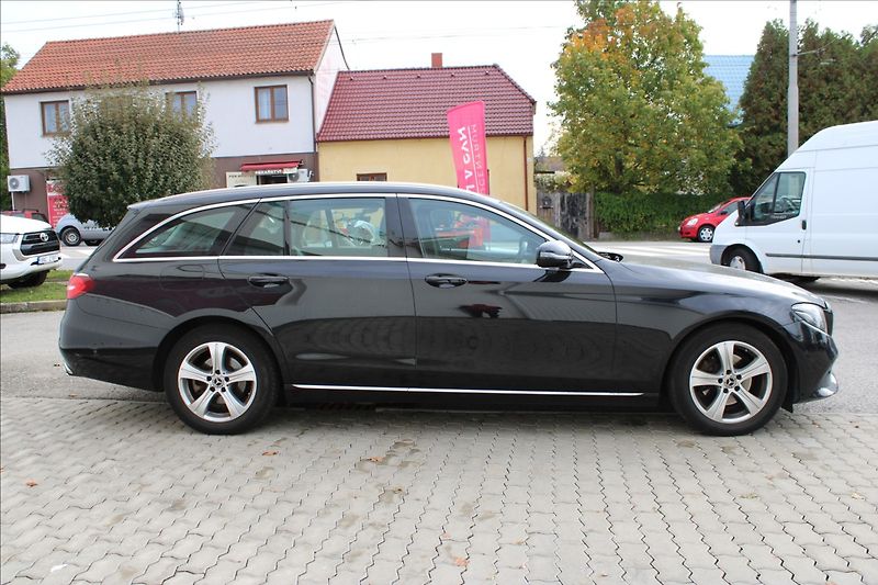 Mercedes-Benz Třídy E 2,0 E200D W213 9G-tronic - fotka 3 z 4