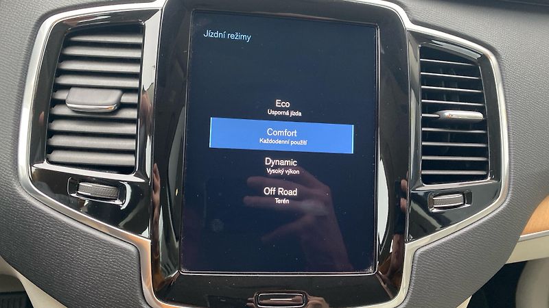 Volvo XC90 MOMENTUM PRO, B5 AWD, 173+10 k - fotka 23 z 32