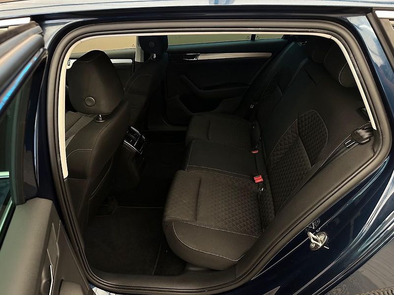 Škoda Superb (2020) SW 1.6 TDi Ambition DSG 88 kW  - fotka 10 z 27