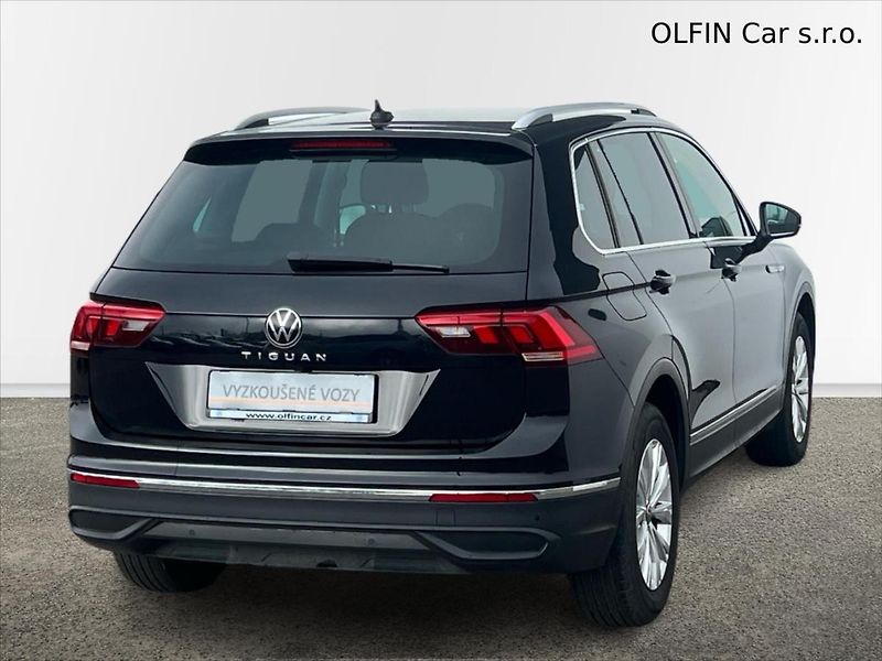 Volkswagen Tiguan 1,5 TSi 110kW 7DSG LIFE - fotka 2 z 26