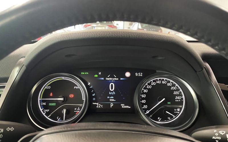 Toyota Camry 2.5 HEV, EXECUTIVE, ČR - fotka 14 z 28