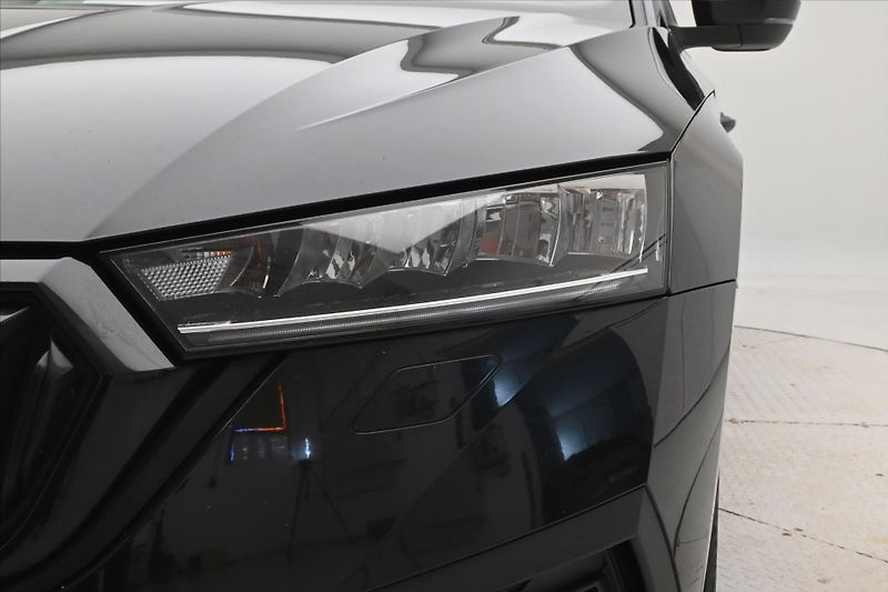 Škoda Octavia 2,0 TDI 110 kW DSG Sportline Z - fotka 28 z 30
