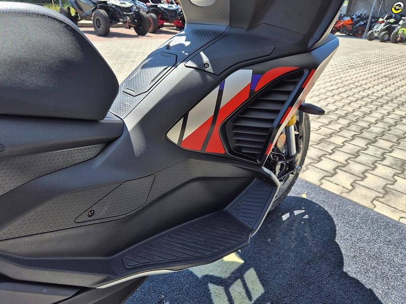 Aprilia (2026) SR GT 400 RALLY REPLICA - SKLA - fotka 17 z 46