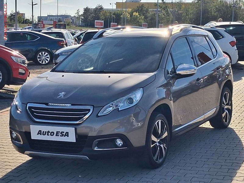 Peugeot 2008 (2016) 1.2 PT, Active, AT, TZ, navi - fotka 3 z 17