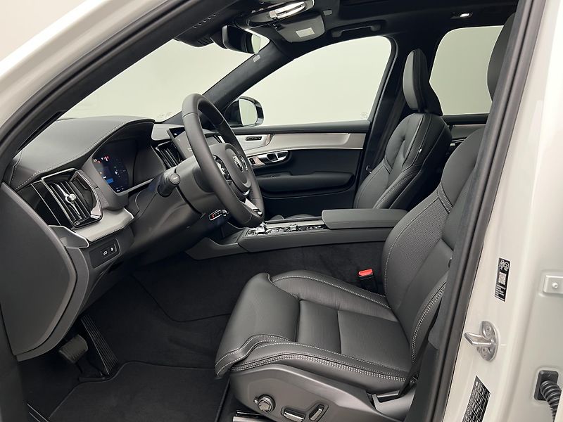 Volvo XC90 (2026) T8 AWD BLACK EDITION ULTRA - fotka 3 z 47