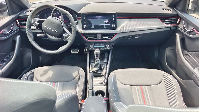 Škoda Kamiq (2025) MONTE CARLO TSI 85/1.0 A7F - fotka 5 z 38