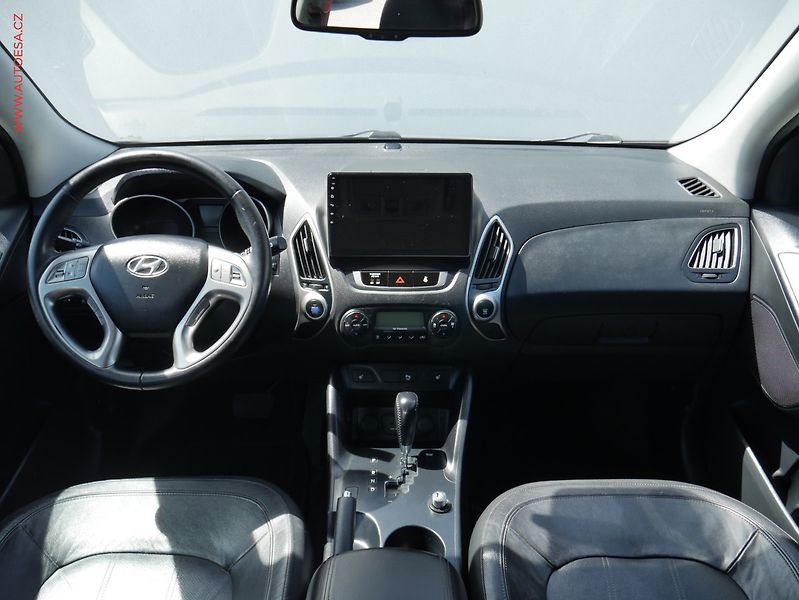 Hyundai ix35 (2010) 2.0 CVVT 4x4, ČR, AT, navi - fotka 8 z 25