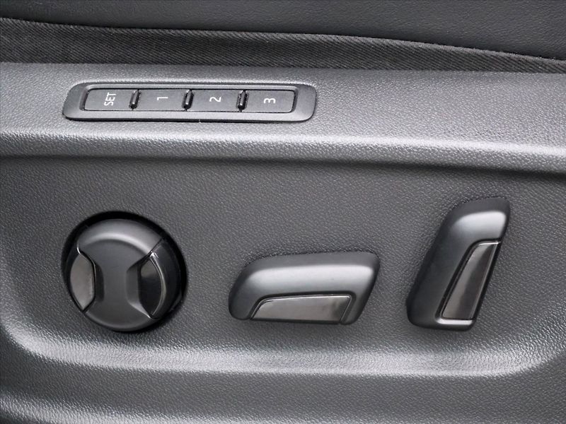 Škoda Kodiaq 2,0 TDI 140kW Sportline 4x4 DS - fotka 16 z 41